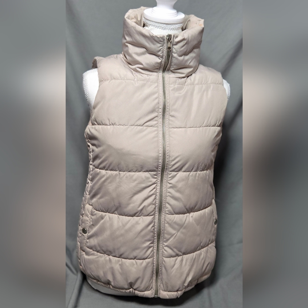 Old Navy Women’s XS Beige Frost-Free Quilted Puffer Vest